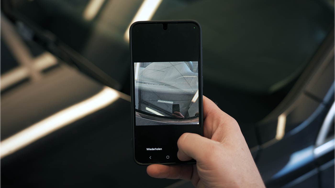 Automatische Erkennung der FIN durch Fotografieren mit dem Smartphone.